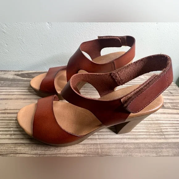 Eric Michael Leather Cutout Heel Platform Sandal 40 Spain 9.5 10 Brown Carmel - Picture 8 of 12